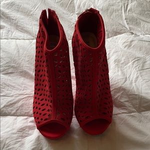 I don’t wear them.